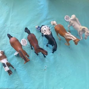 7 Breyer horses